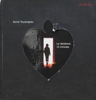 La résidence — Le performatif — 15 minutes d'Humanité